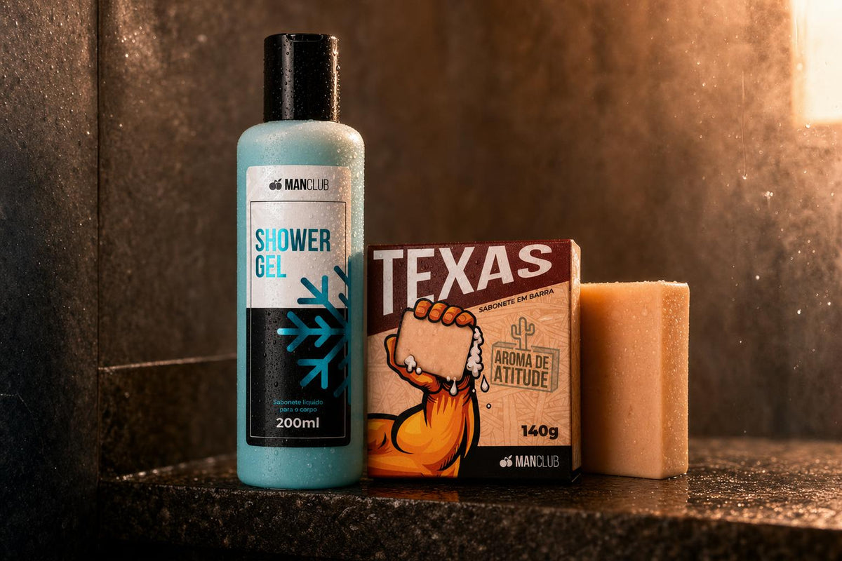 Sabonete íntimo masculino: Shower Gel e Sabonete Texas da ManClub em prateleira de banho